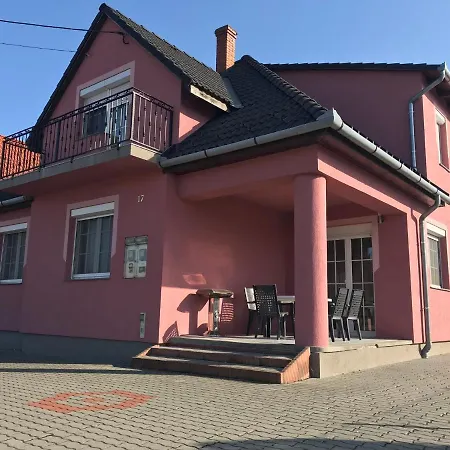 Eva Apartmanhaz Balatonlelle