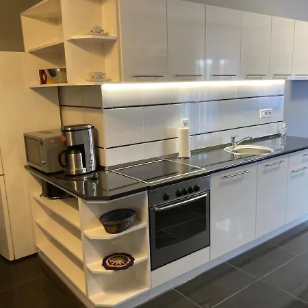 Apartment Eva Apartmanhaz Balatonlelle