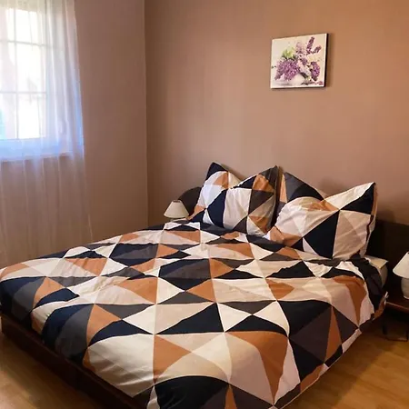 Eva Apartmanhaz * Balatonlelle