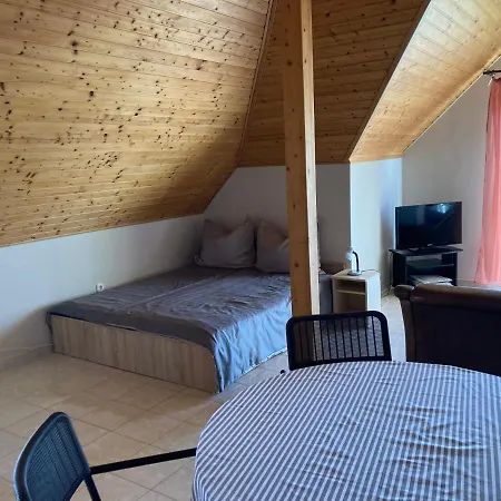 Apartamento Eva Apartmanhaz Balatonlelle