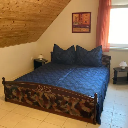 Eva Apartmanhaz *