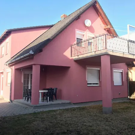 Eva Apartmanhaz Balatonlelle