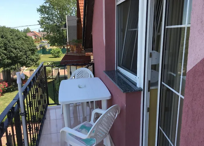 Eva Apartmanhaz *