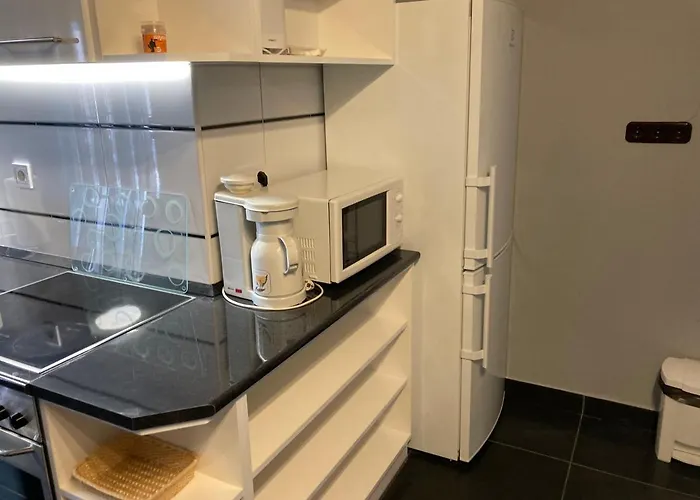 Eva Apartmanhaz * Balatonlelle