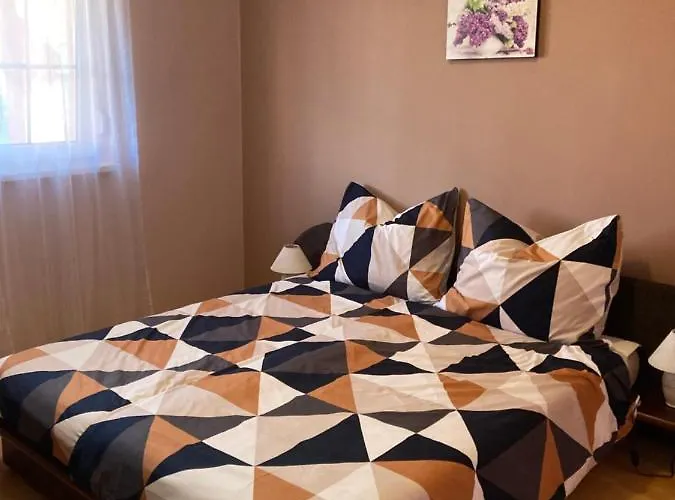 Eva Apartmanhaz * Balatonlelle