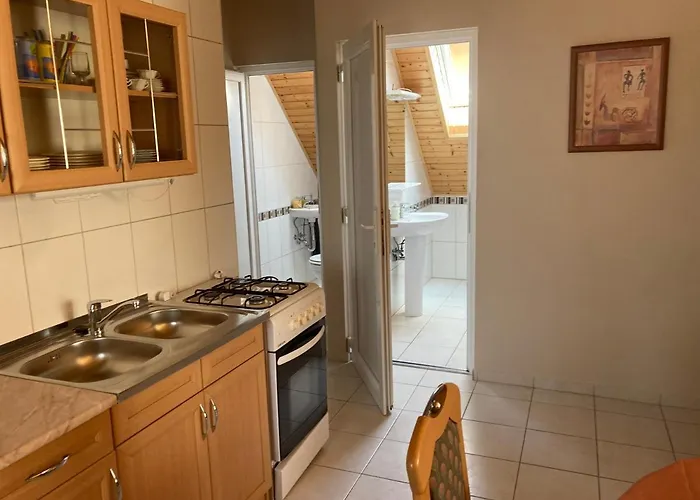 Eva Apartmanhaz Балатонлелле