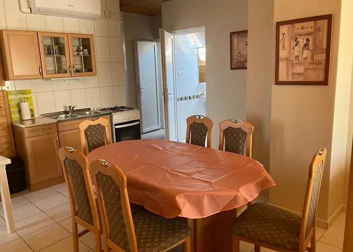 Апартаменты Eva Apartmanhaz