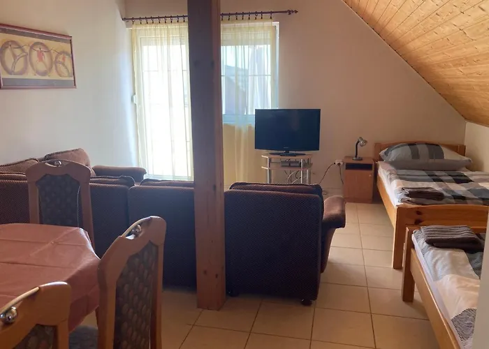 Eva Apartmanhaz * Балатонлелле